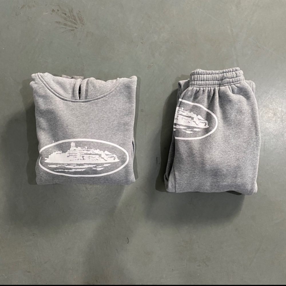 Cortiez Gray sweatsuit. Size M